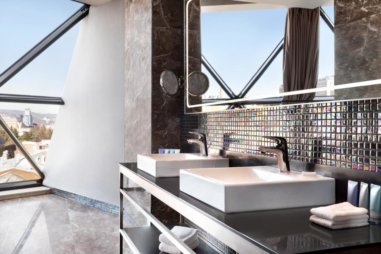 Отель Wyndham Grand Tbilisi Тбилиси