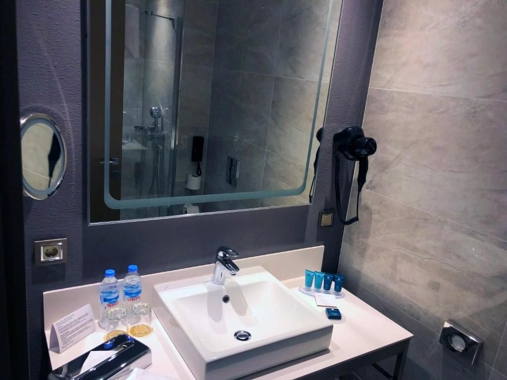 Отель Wyndham Grand Tbilisi Тбилиси
